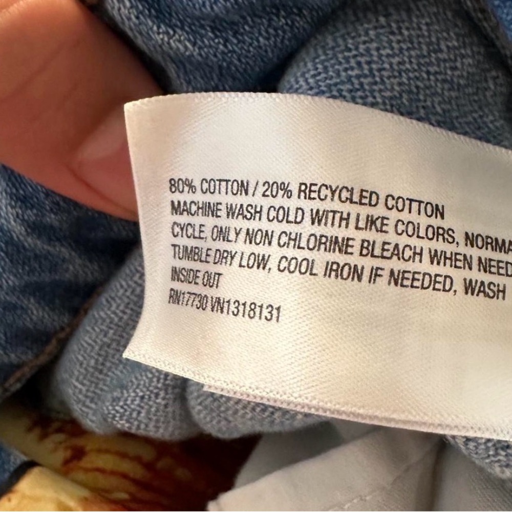 Universal Thread Barrel Leg Distressed Jeans | Wo… - image 6